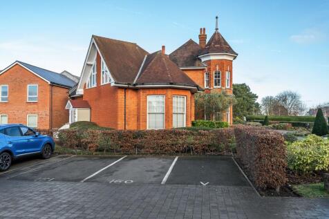 2 bedroom link detached house for sale