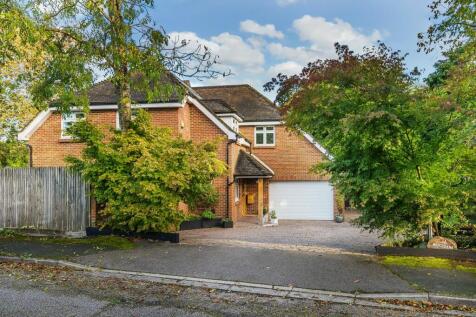 Beechdene, Tadworth KT20 6 bed detached house for sale
