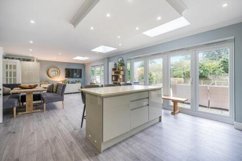 North View Crescent, Epsom KT18 4 bed detached house for sale