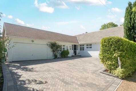 4 bedroom detached bungalow for sale