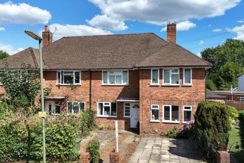 2 bedroom ground floor maisonette for sale