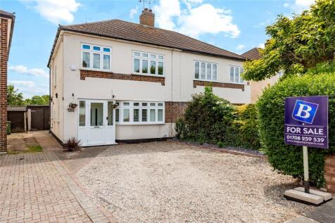 Lingfield Avenue, Upminster, RM14 3 bed semi