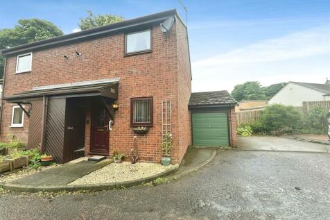 2 bedroom semi-detached house for sale