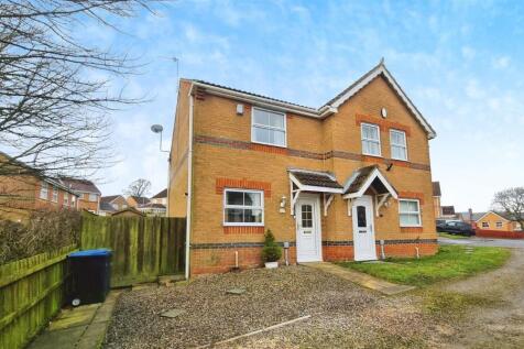 2 bedroom semi-detached house for sale