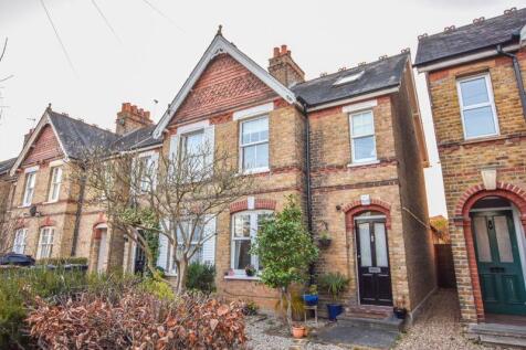 Duncombe Road, Hertford SG14 3 bed character property for sale