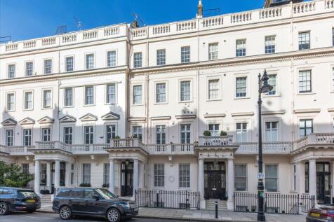 3 bedroom flat for sale
