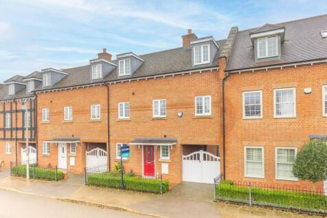 Whittingham Avenue, Wendover 3 bed terraced house for sale