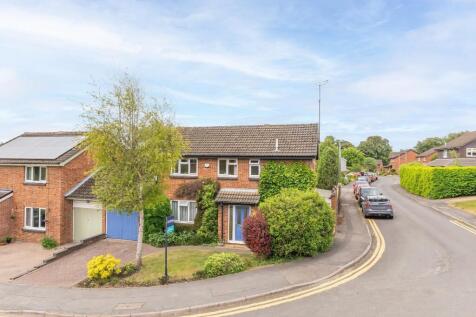 Mortimer Hill, Tring 4 bed link detached house for sale
