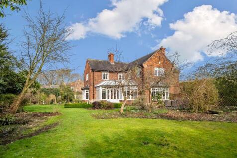 14 Borrage Lane, Ripon HG4 4 bed detached house for sale