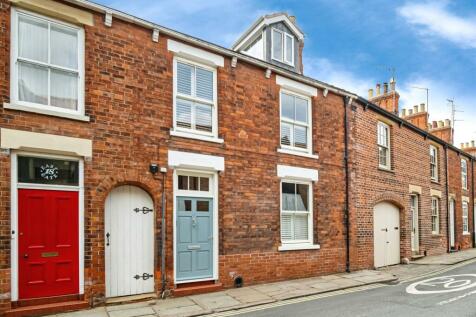 4 bedroom terraced house for sale