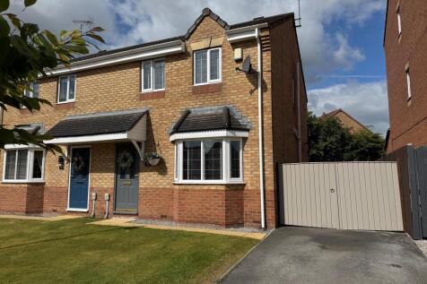 3 bedroom semi-detached house for sale