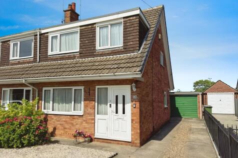 3 bedroom semi-detached house for sale