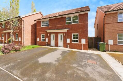 2 bedroom semi-detached house for sale