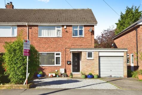3 bedroom semi-detached house for sale