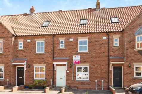 3 bedroom terraced house for sale