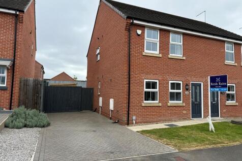 3 bedroom semi-detached house for sale