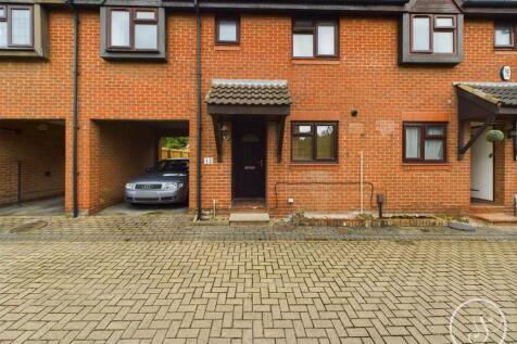 High Bank View, Leeds 2 bed townhouse for sale