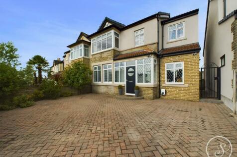 4 bedroom semi-detached house for sale