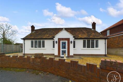 Lyndhurst Road, Scholes, Leeds 2 bed bungalow for sale