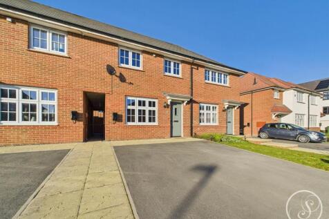 Barrington Way, Leeds 3 bed terraced house for sale