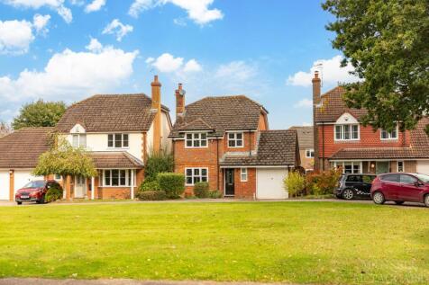 Alberta Drive, Horley RH6 4 bed detached house for sale