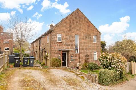 2 bedroom maisonette for sale