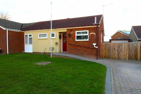 2 bedroom semi-detached bungalow for sale