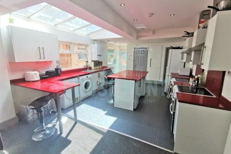 7 bedroom terraced house for sale