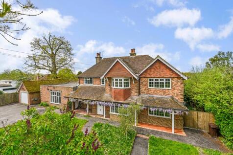 Ashford Road, Tenterden, Kent, TN30 4 bed detached house for sale