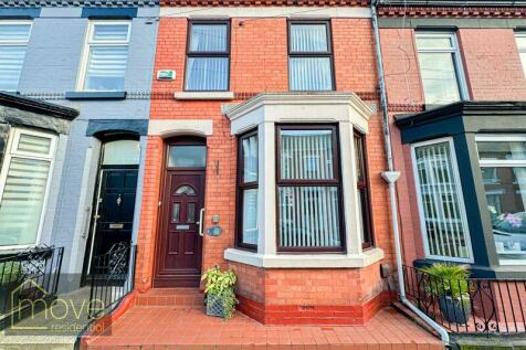 3 bedroom terraced house for sale