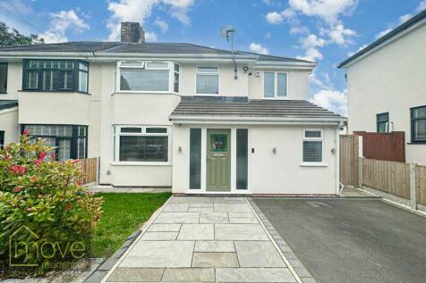 4 bedroom semi-detached house for sale