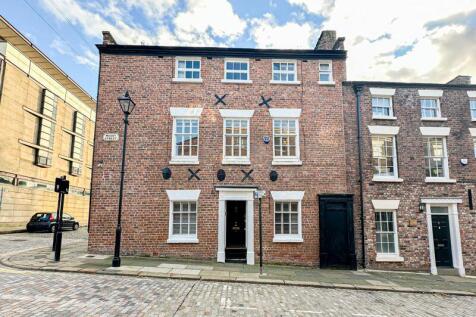 4 bedroom terraced house for sale