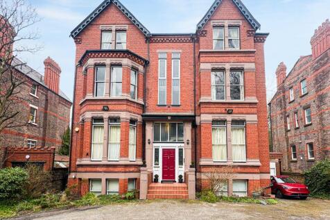 4 bedroom flat for sale