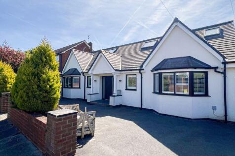 4 bedroom detached bungalow for sale