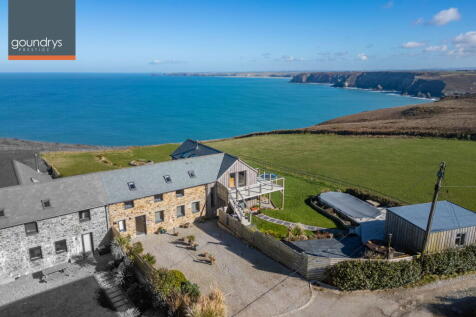 5 bedroom semi-detached house for sale