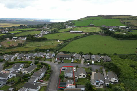 4 bedroom detached bungalow for sale