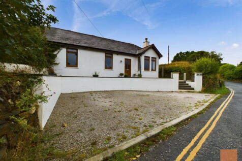 3 bedroom semi-detached bungalow for sale