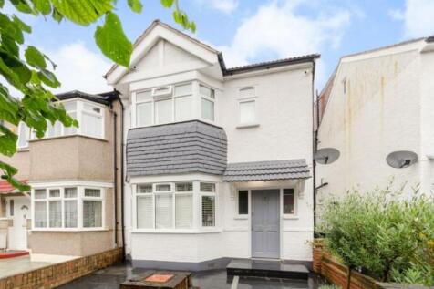 4 bedroom end of terrace house for sale