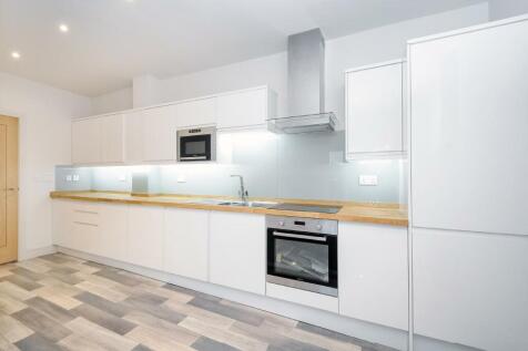 Coombe Lane, Raynes Park 2 bed flat for sale