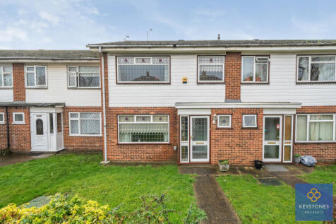 Collier Row Lane, Collier Row, RM5 3 bed terraced house for sale