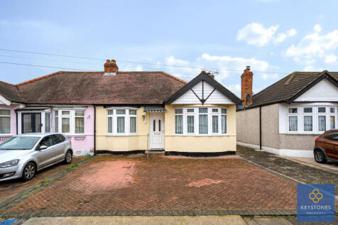 3 bedroom semi-detached bungalow for sale