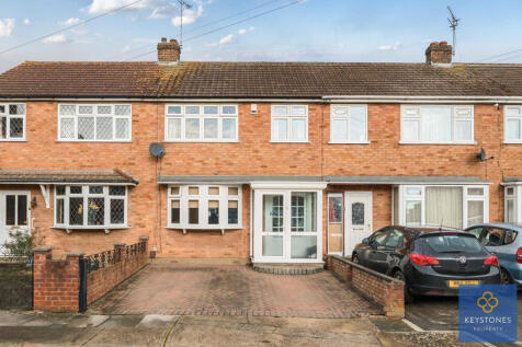 Peartree Gardens, Romford, RM7 3 bed terraced house for sale