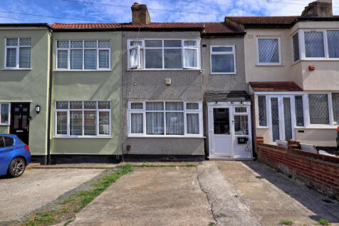 Gelsthorpe Road, Collier Row, RM5 3 bed terraced house for sale