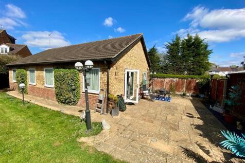 Clive Close, Potters Bar EN6 4 bed detached bungalow for sale