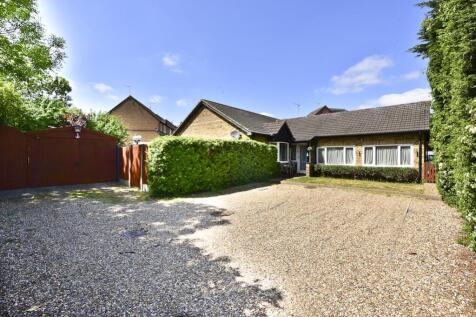 Clive Close, Potters Bar EN6 4 bed detached bungalow for sale