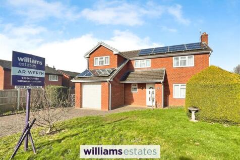 4 bedroom detached house for sale