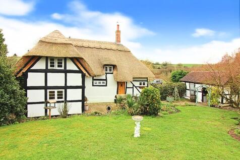 The Green, Charlton WR10 3 bed cottage for sale