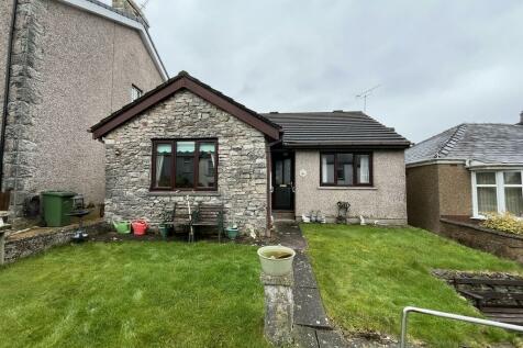 2 bedroom detached house for sale