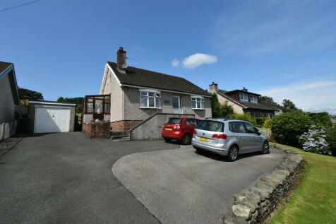 4 bedroom detached bungalow for sale