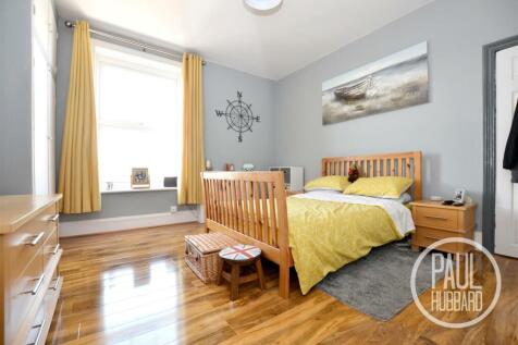 Banner Court, Kirkley Cliff Road... 1 bed apartment for sale